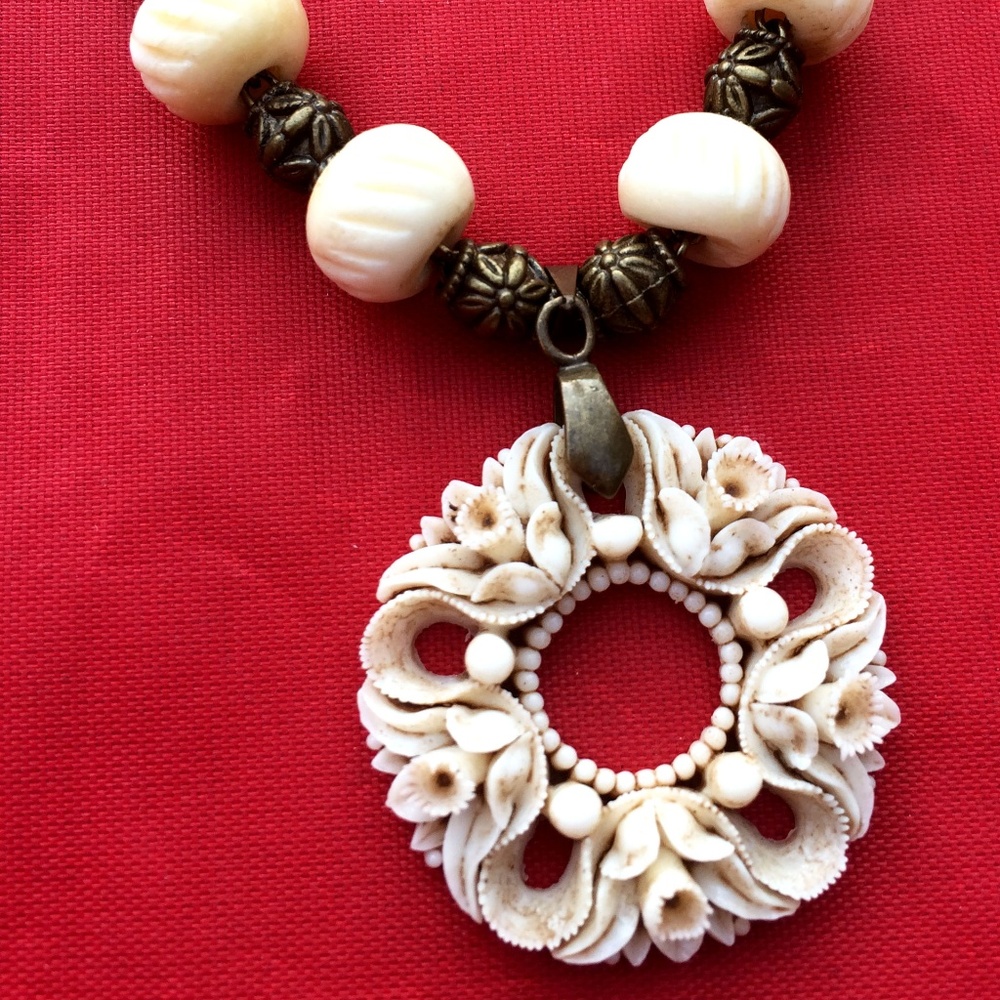 Vintage Carved Bone Flower Pendant Necklace